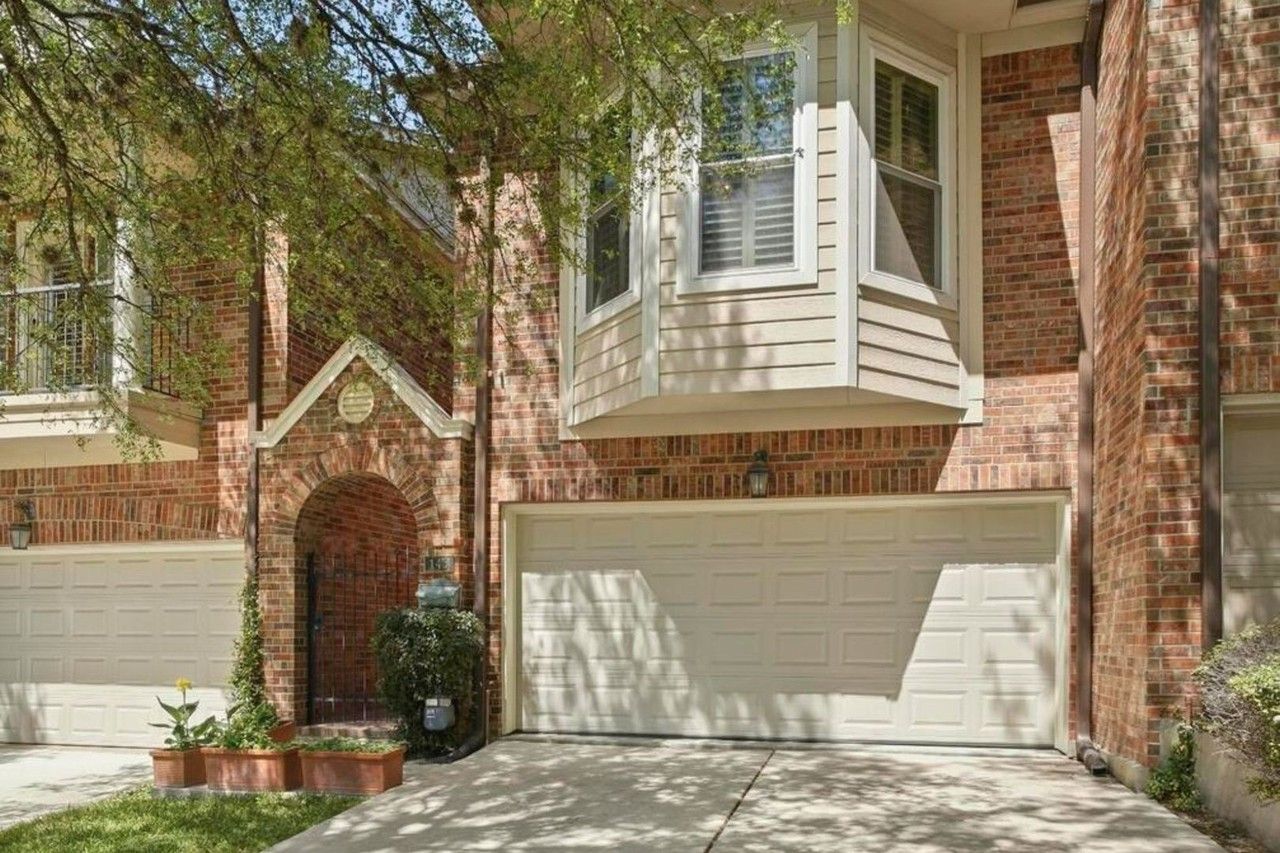 145 Elizabeth Rd - Photo 6 of 32