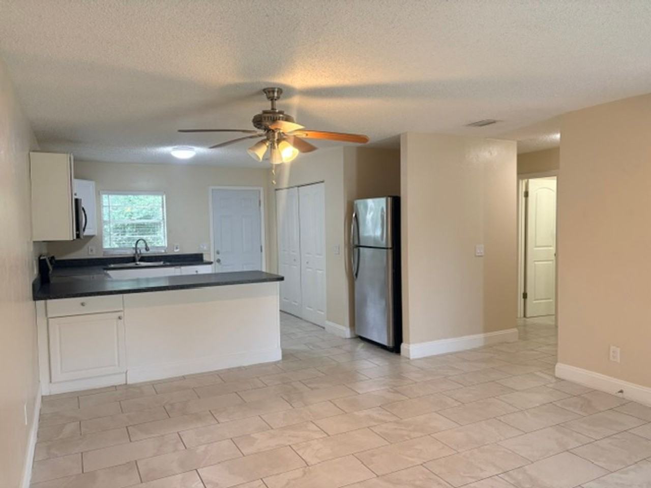 2312 Fern Palm Dr - Photo 4 of 16