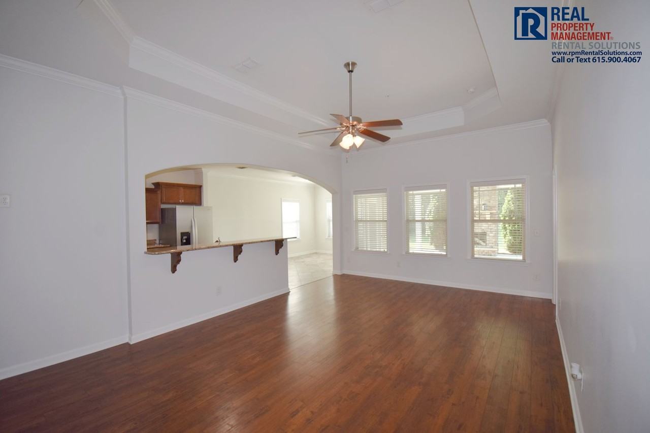 143 Windyhill St - Photo 2 of 28