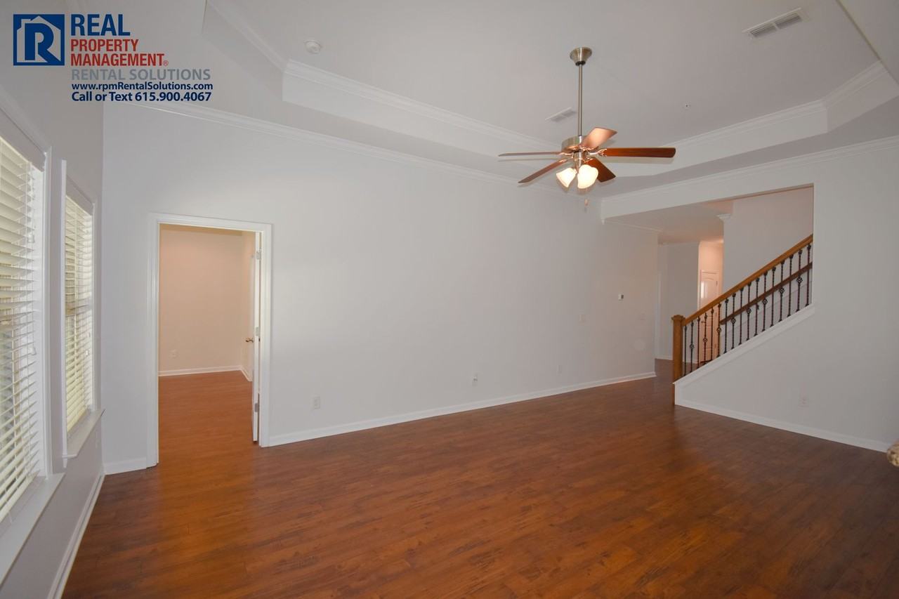 143 Windyhill St - Photo 3 of 28