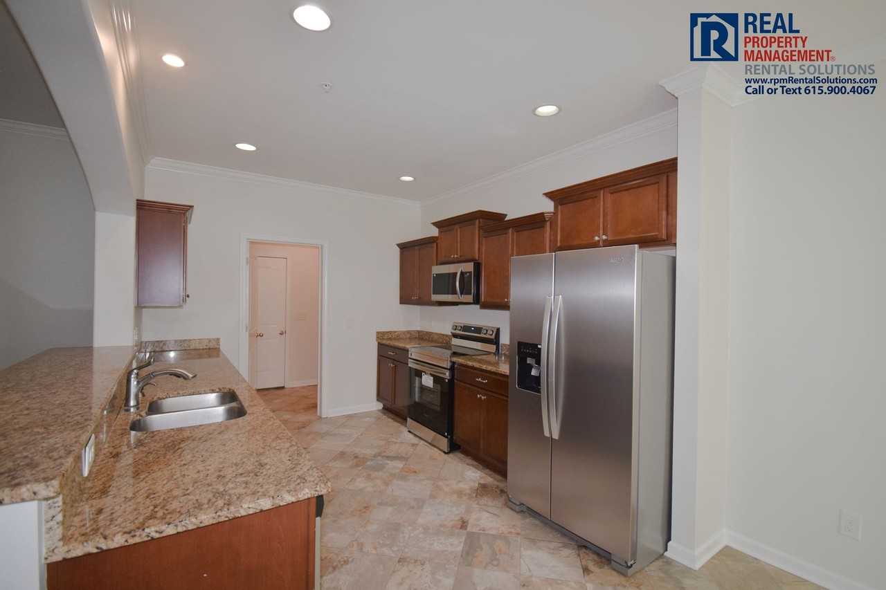 143 Windyhill St - Photo 5 of 28
