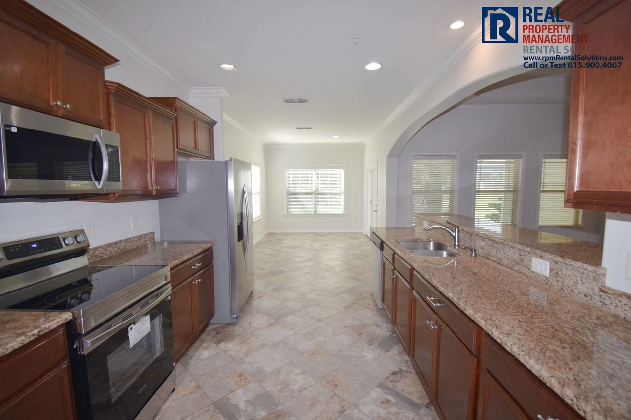 143 Windyhill St - Photo 6 of 28