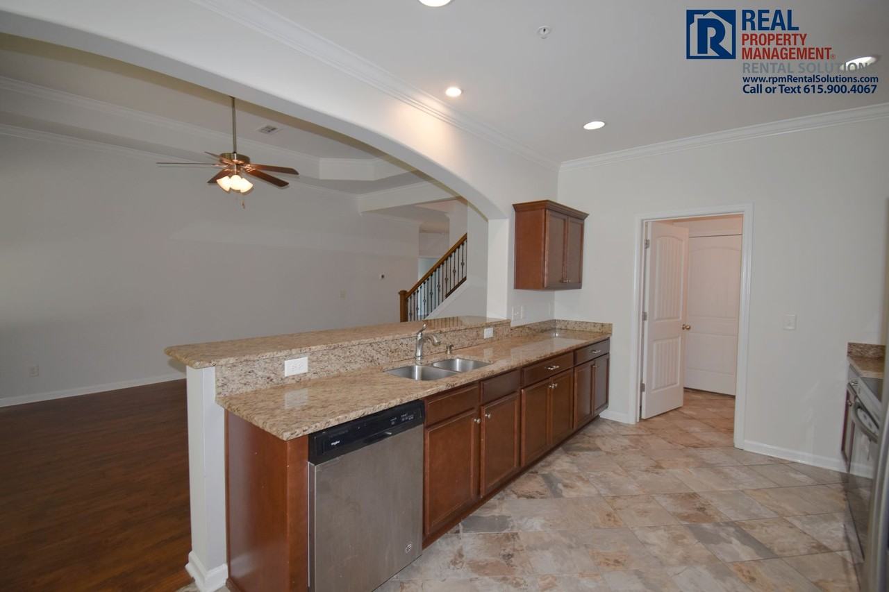 143 Windyhill St - Photo 7 of 28