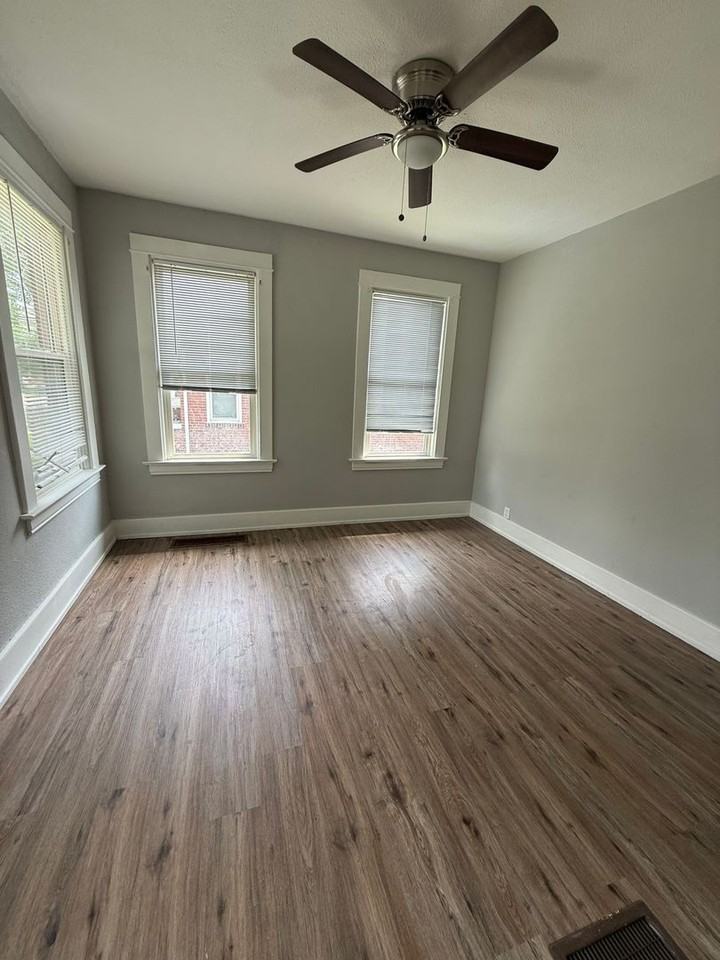 452 Whitelaw Ave - Photo 6 of 7