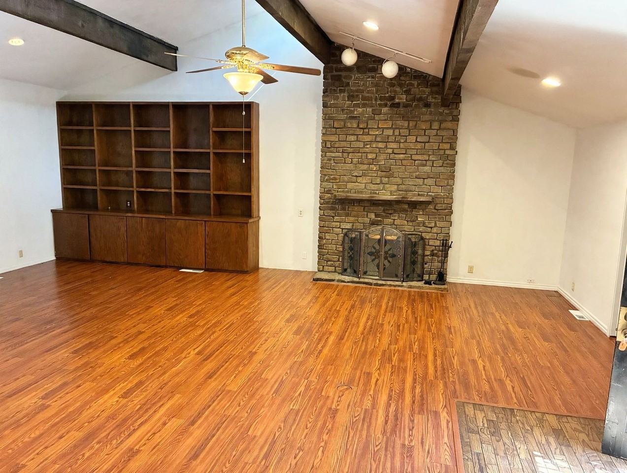5212 S Columbia Pl - Photo 4 of 45