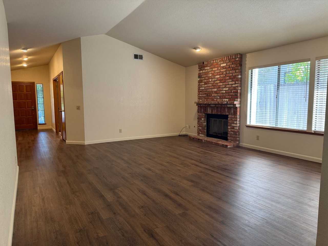 2004 Fernwood Cir - Photo 6 of 28