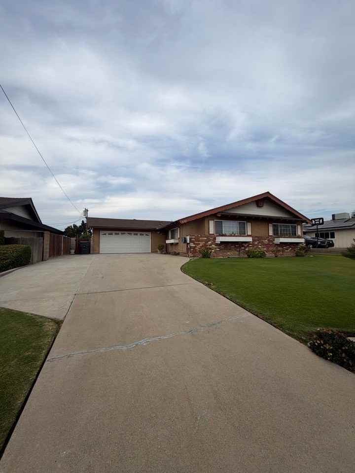 4301 Skye Dr - Photo 2 of 25
