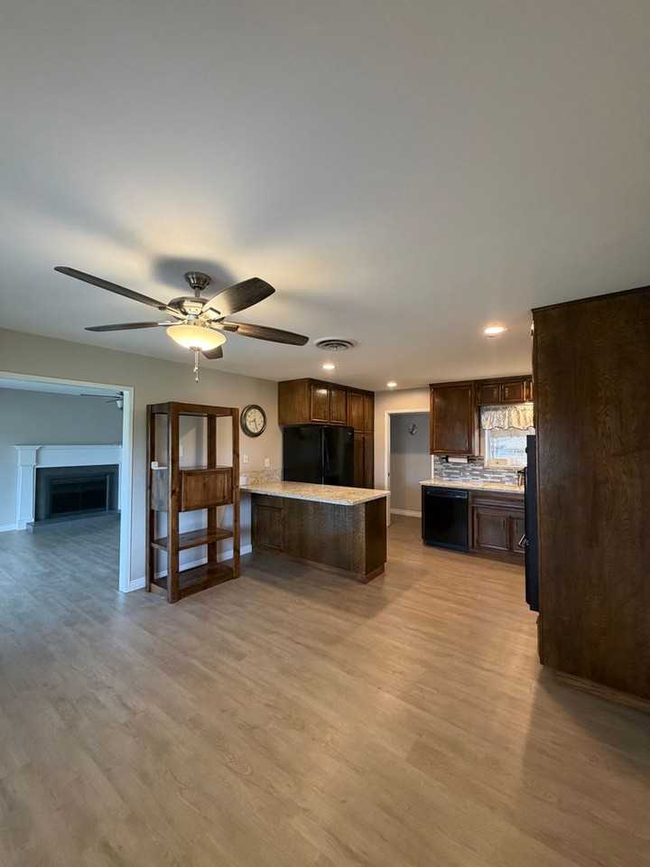 4301 Skye Dr - Photo 4 of 25