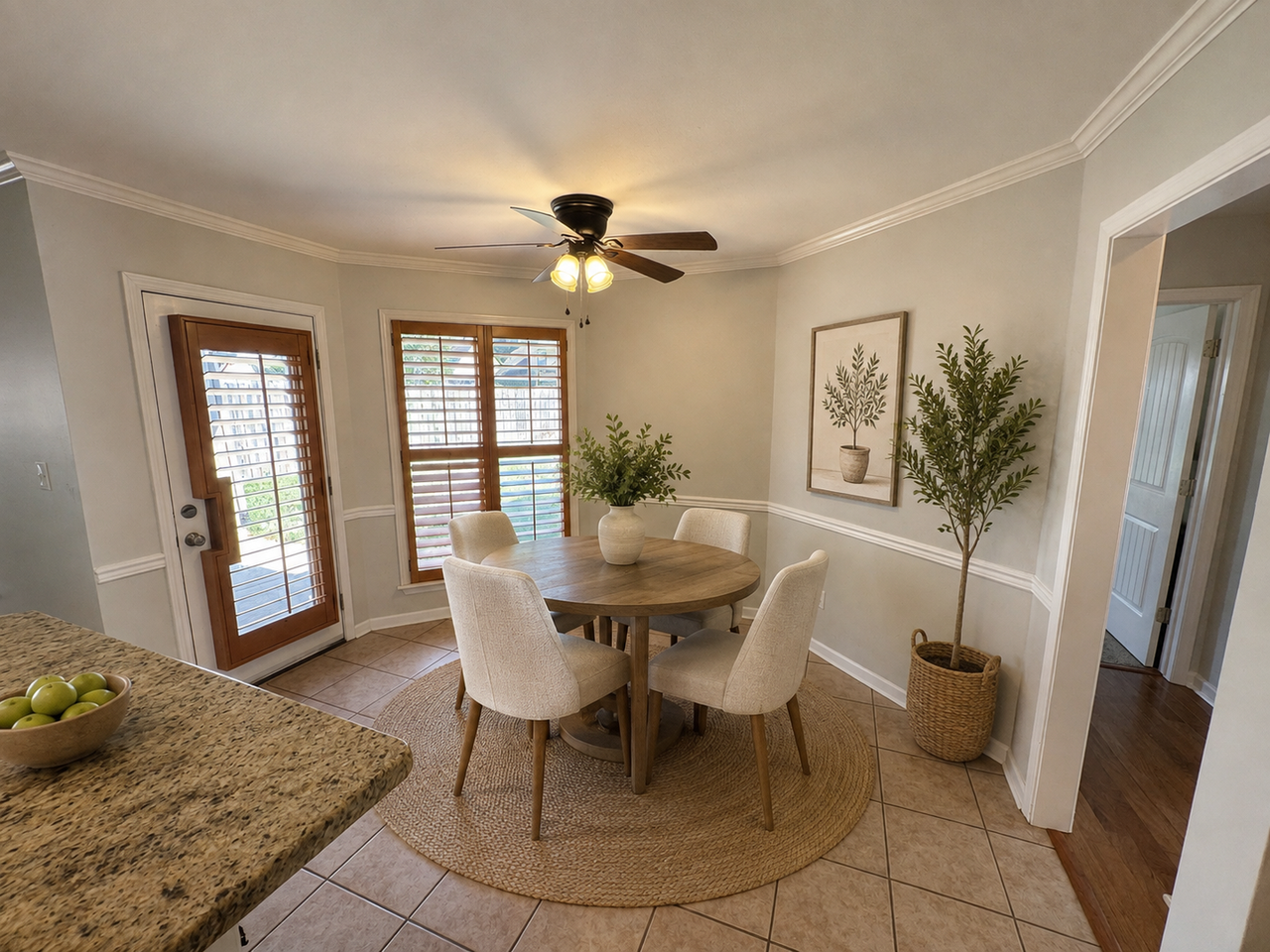 205 Hackberry Cv - Photo 3 of 11