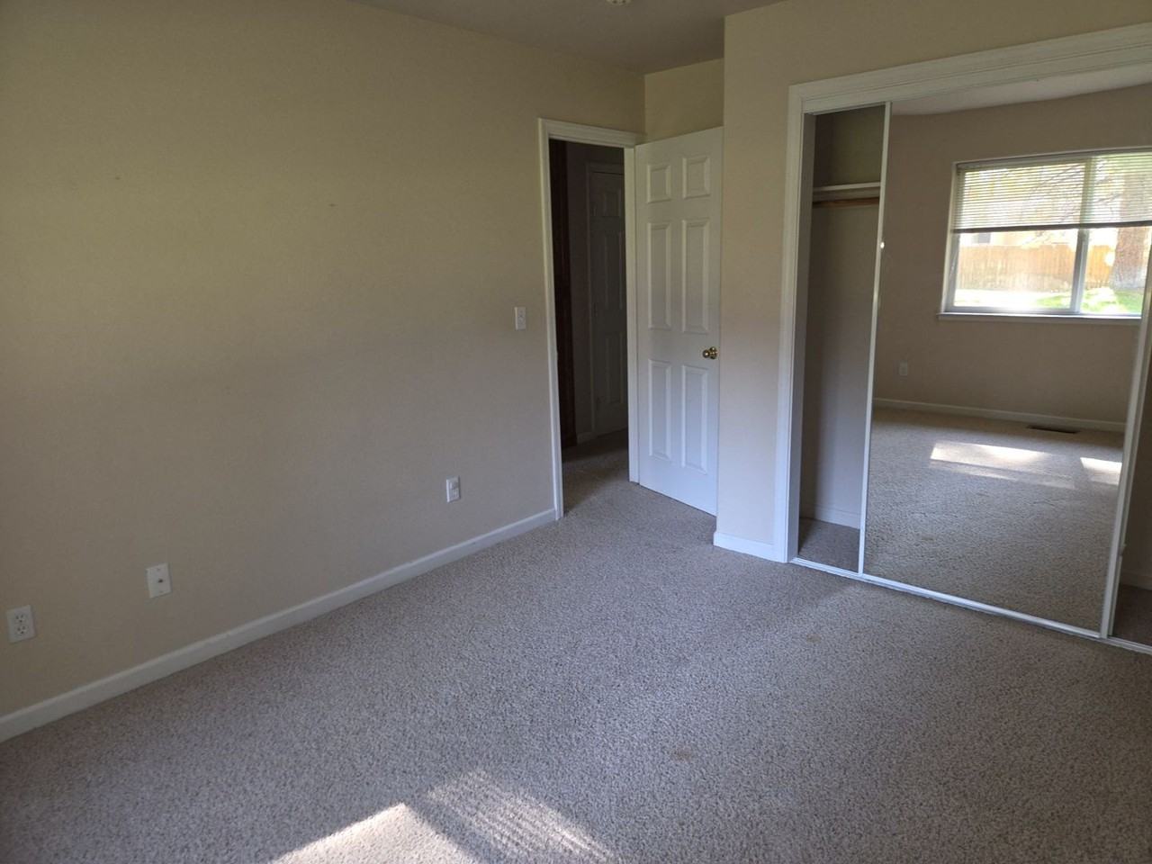 1061 William Ave #C - Photo 4 of 23