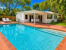 800 Se 11th Ct - Photo 1 of 1