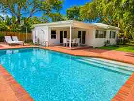 800 Se 11th Ct - Photo 1 of 1