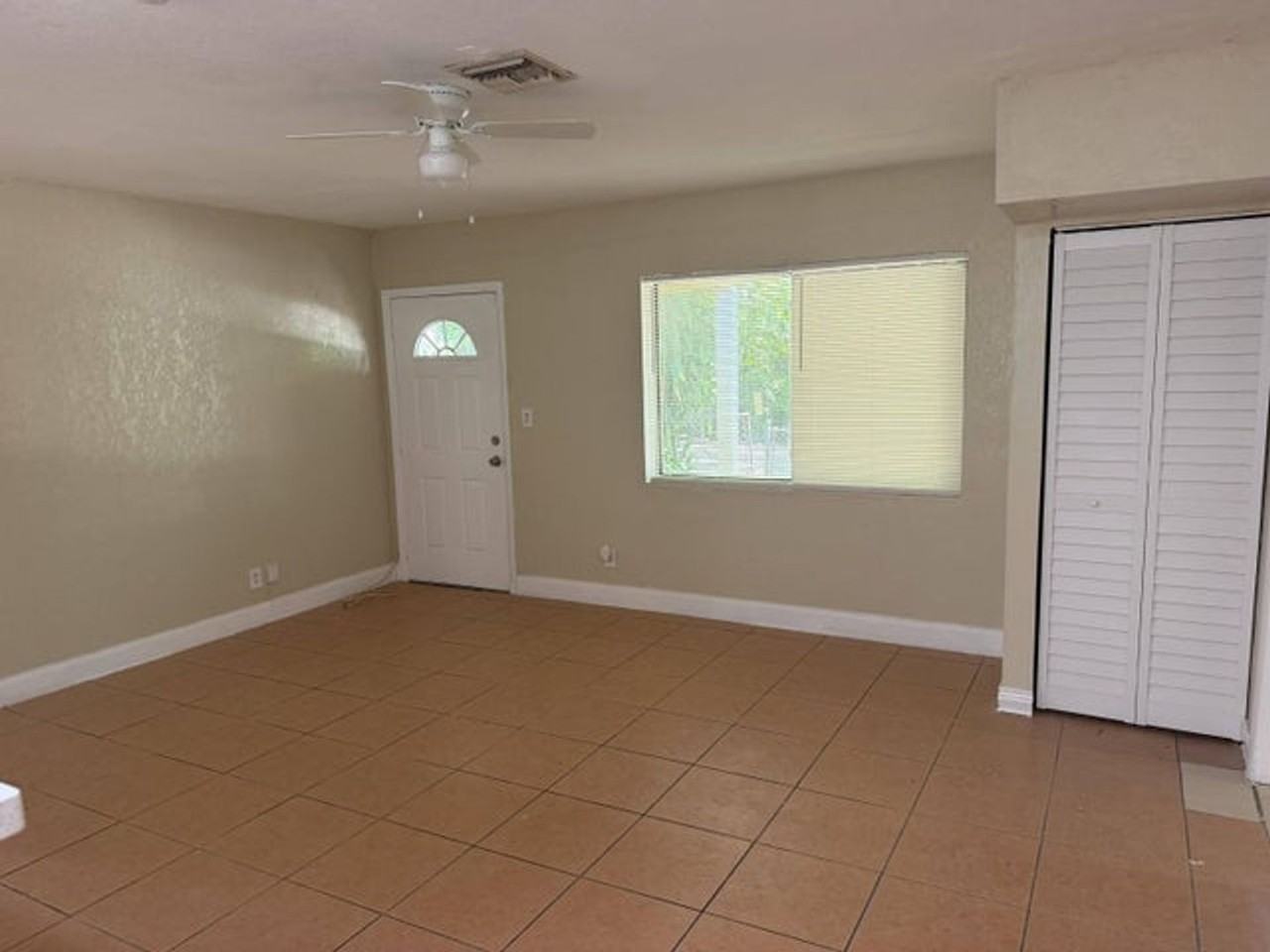 1200 Nw 7th Ter - Photo 3 of 11