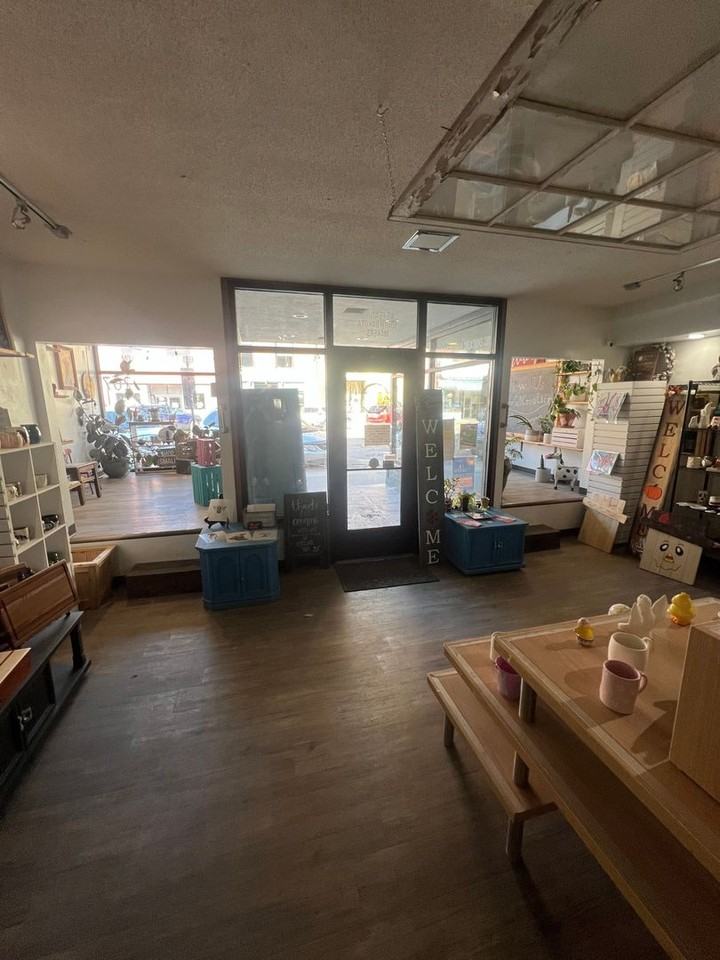 207 S Main St - Photo 7 of 17