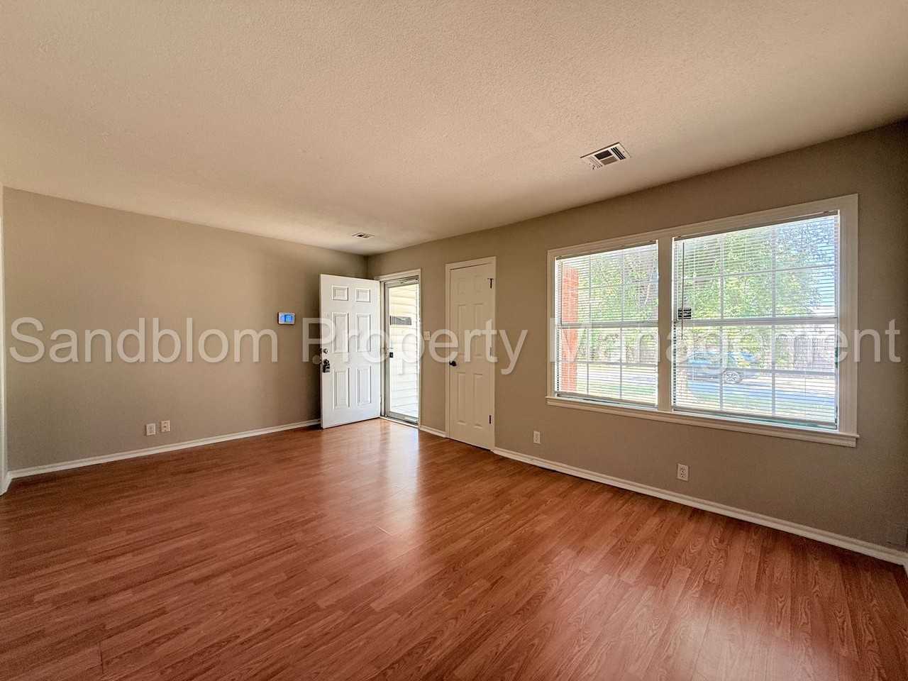 35 S Joplin Ave - Photo 5 of 25
