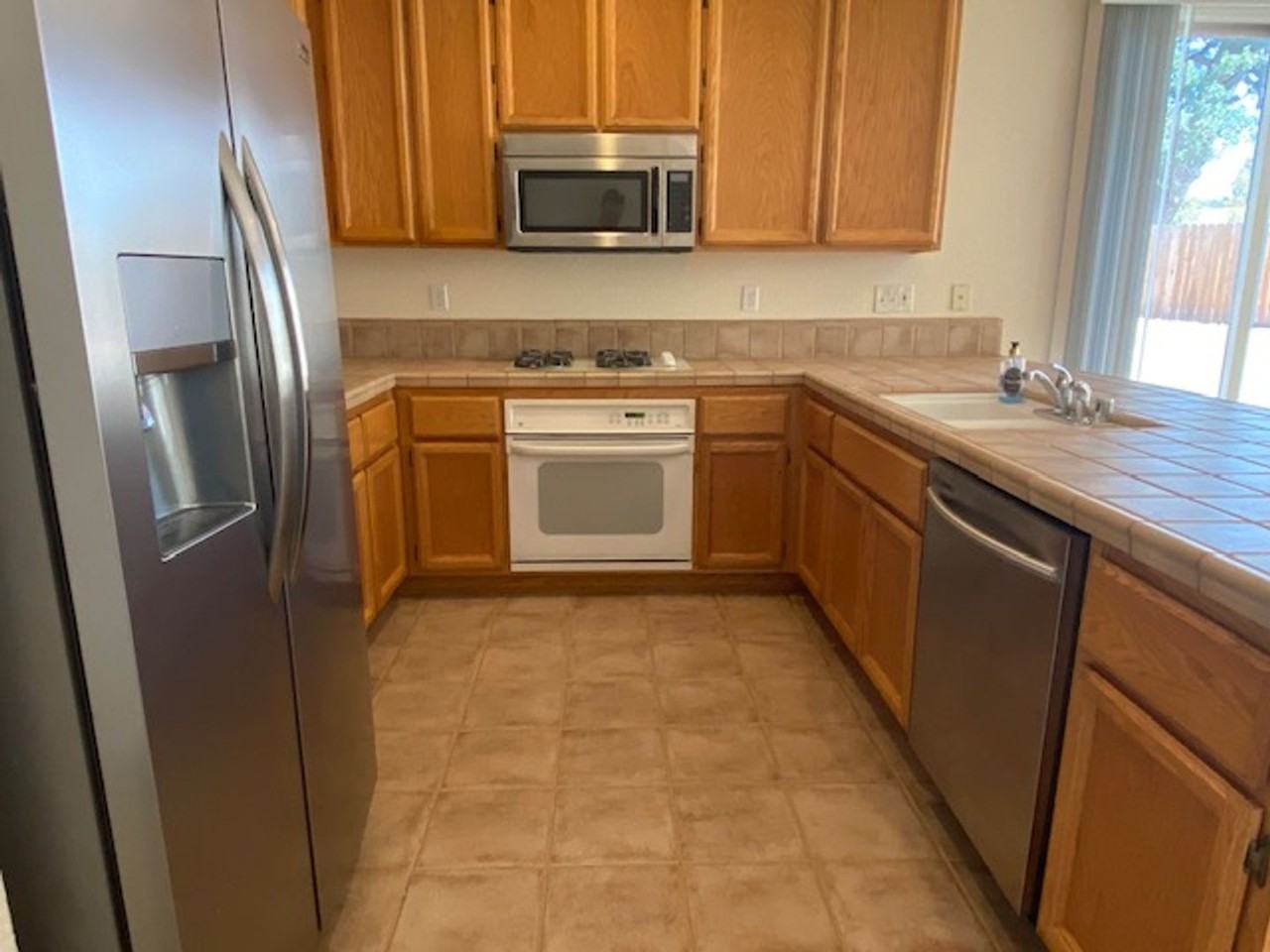 216 Shanley Ct - Photo 4 of 16