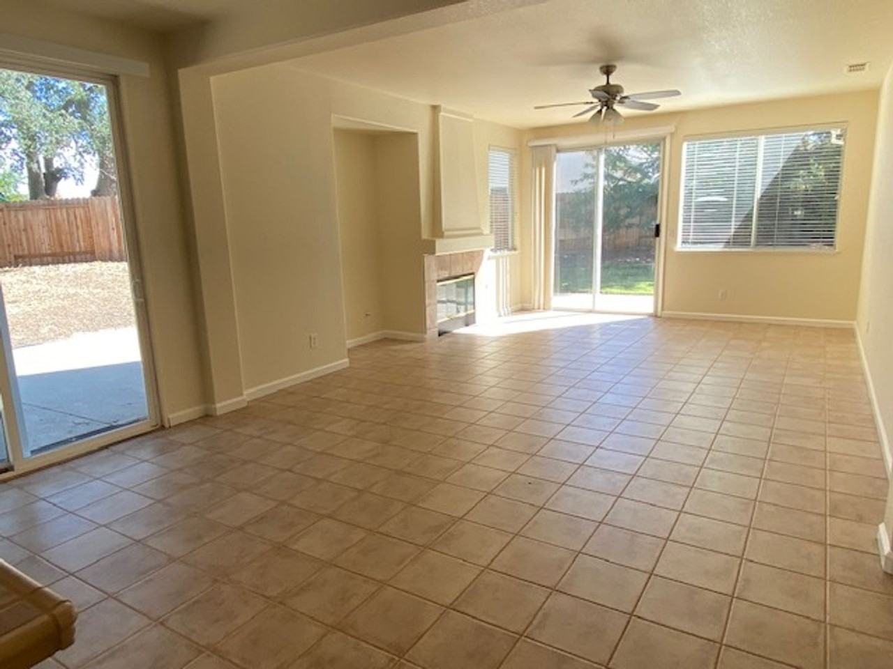 216 Shanley Ct - Photo 5 of 16