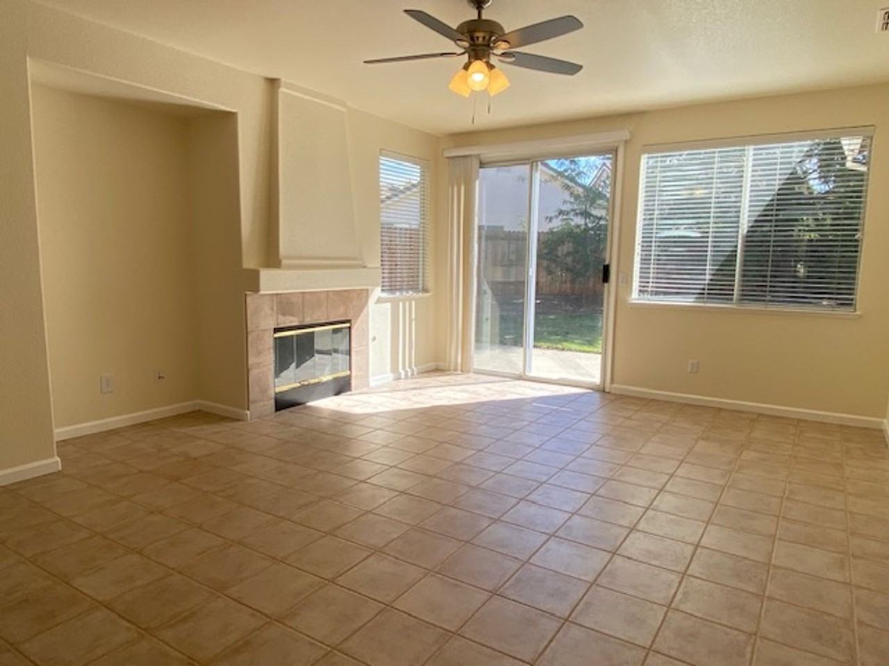 216 Shanley Ct - Photo 6 of 16