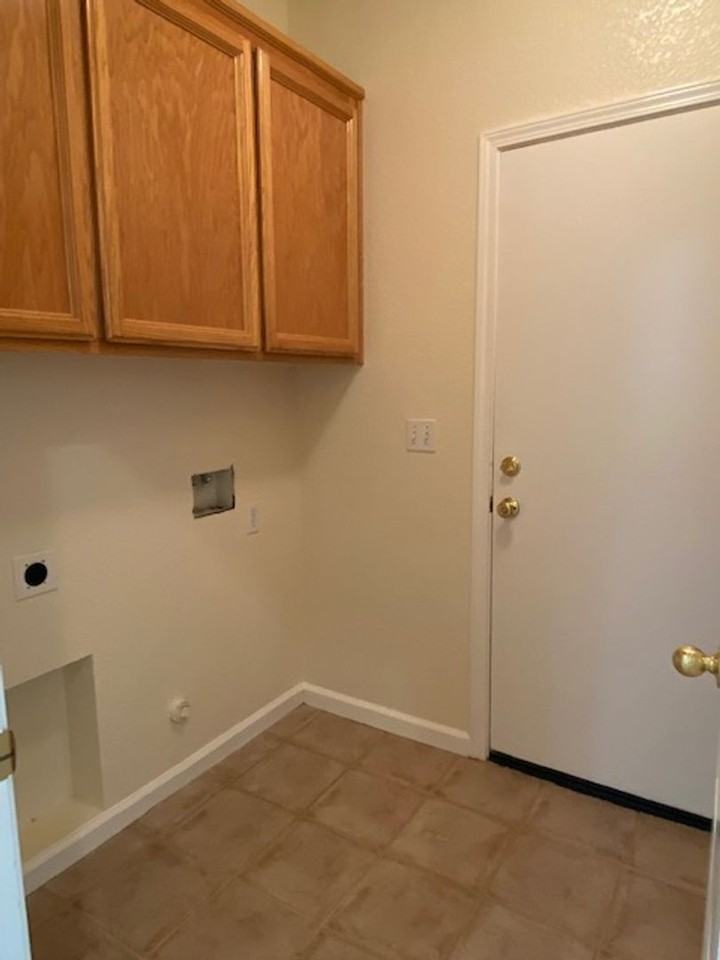 216 Shanley Ct - Photo 7 of 16