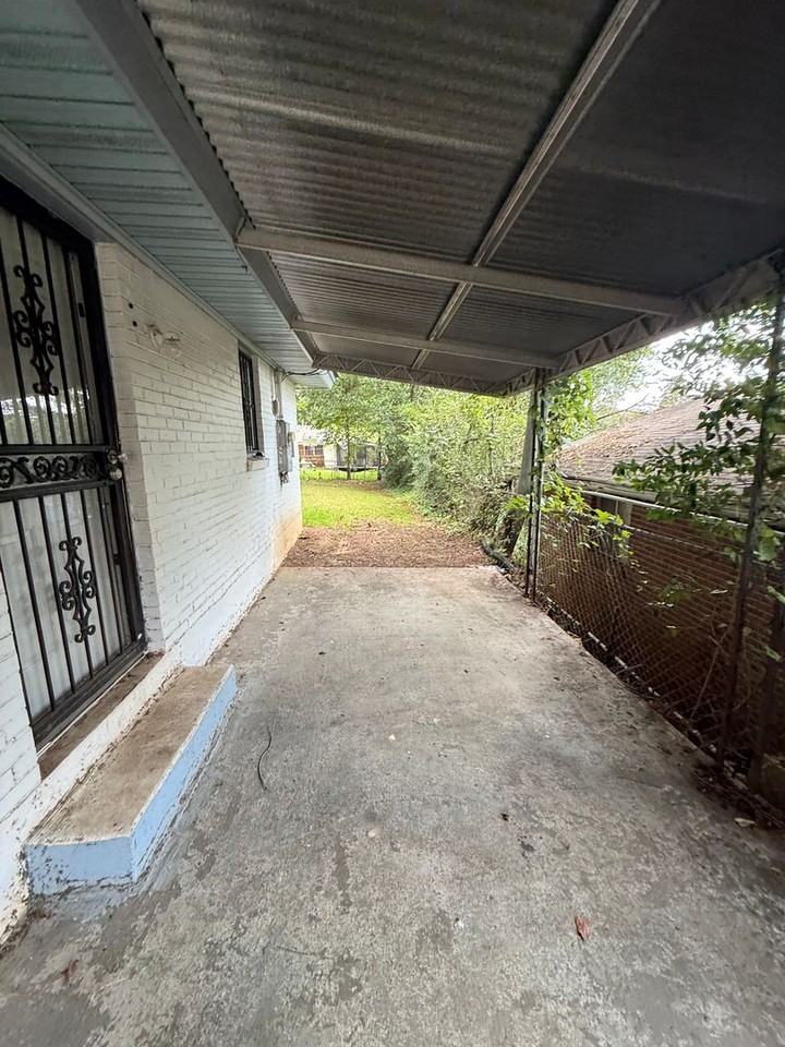 1716 Midway St - Photo 3 of 12