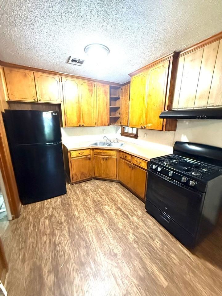 1716 Midway St - Photo 7 of 12