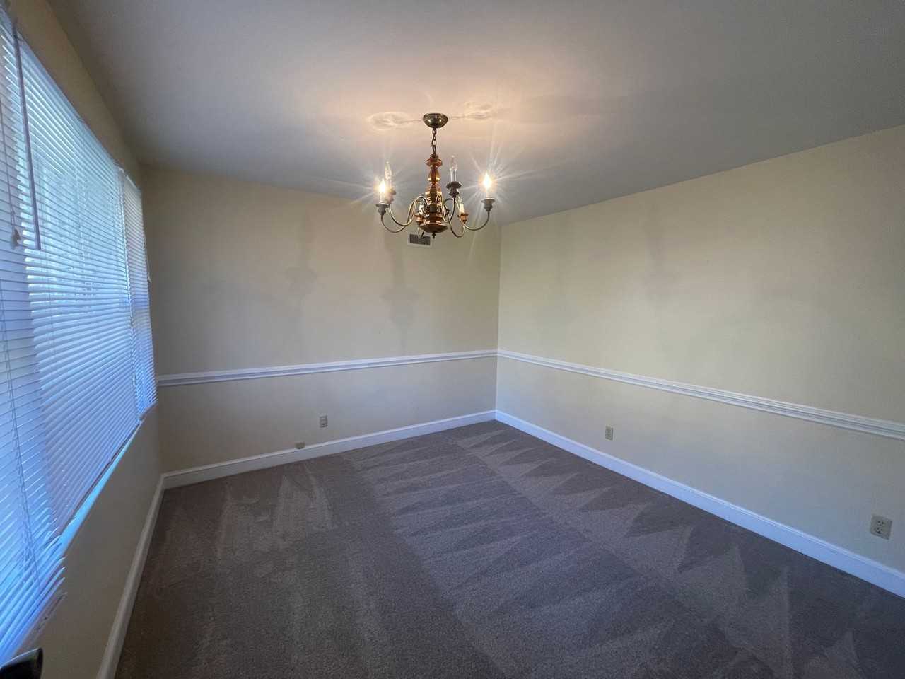 1025 Lake St - Photo 3 of 19