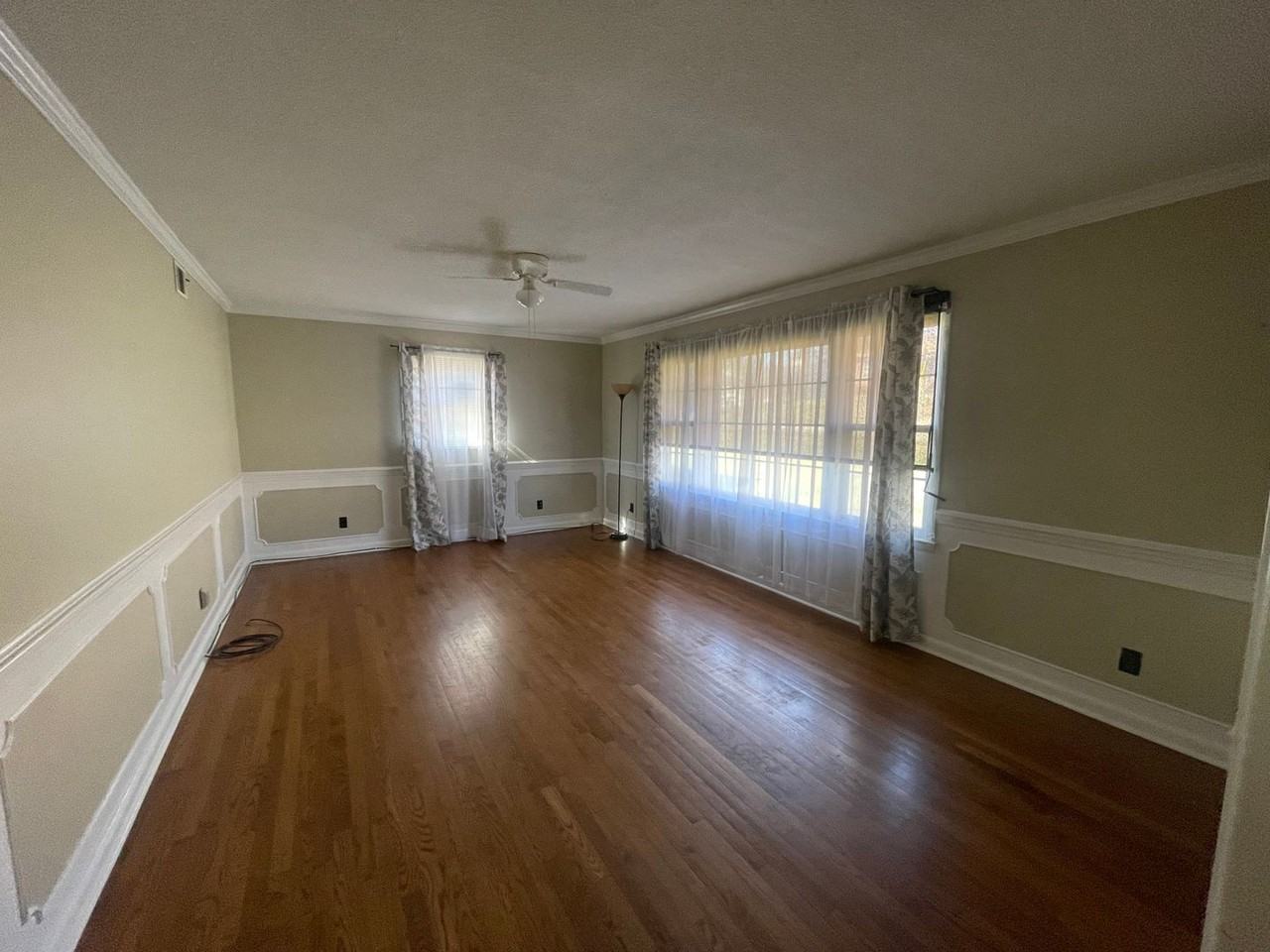 1025 Lake St - Photo 5 of 19