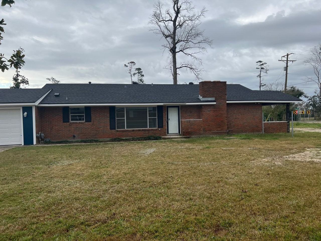909 Green Rd - Photo 2 of 10