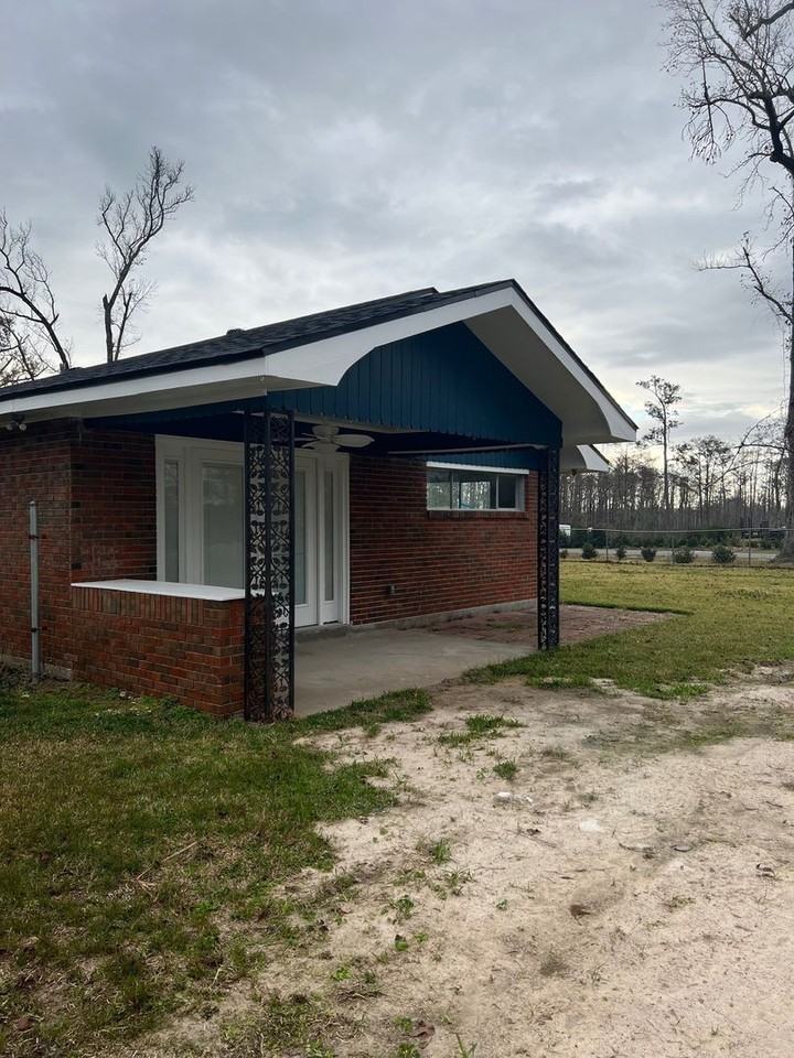 909 Green Rd - Photo 3 of 10