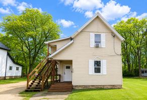 featured image of 933 933- 933 1/2 W Wayne St