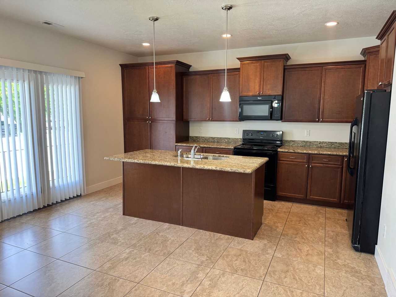 12771 S Park Rim Ct - Photo 2 of 19