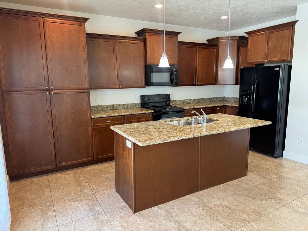 12771 S Park Rim Ct - Photo 4 of 19