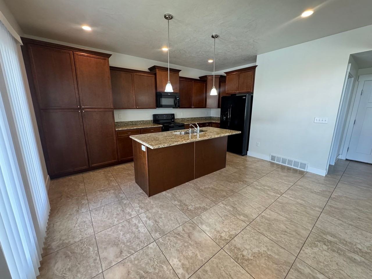 12771 S Park Rim Ct - Photo 5 of 19