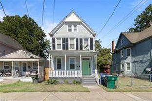 653 29th St #B - Photo 1 of 1