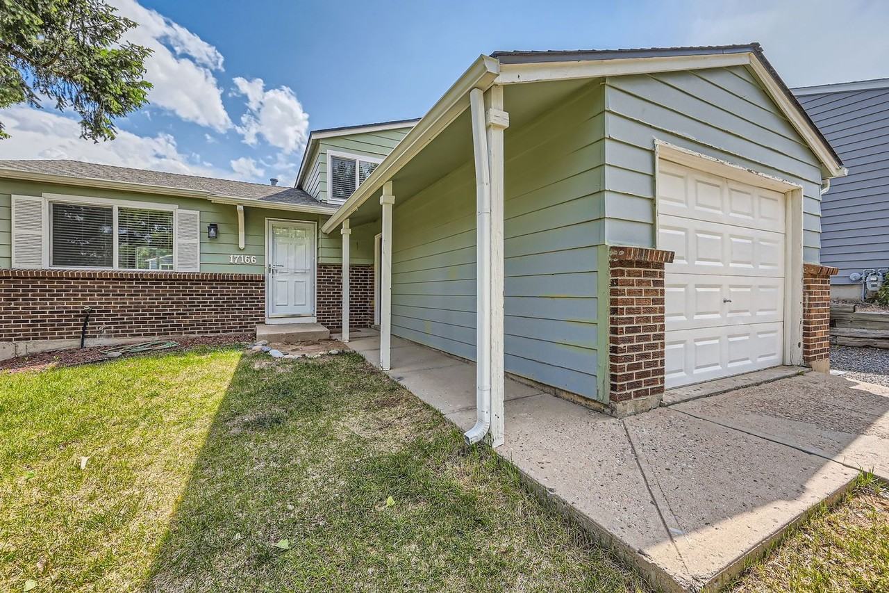 17166 E Nassau Pl - Photo 2 of 32