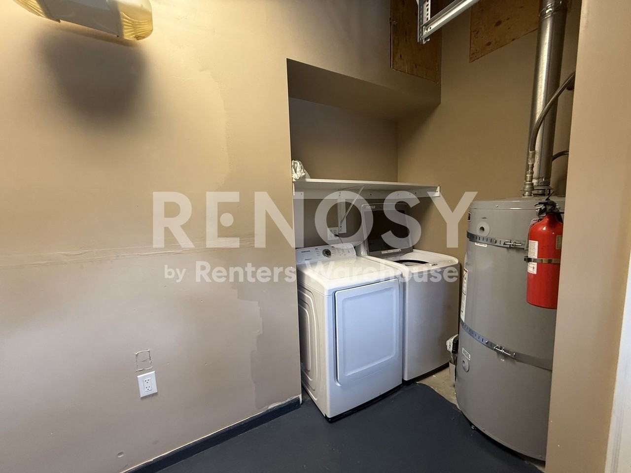 13412 Occidental Ave S - Photo 3 of 21