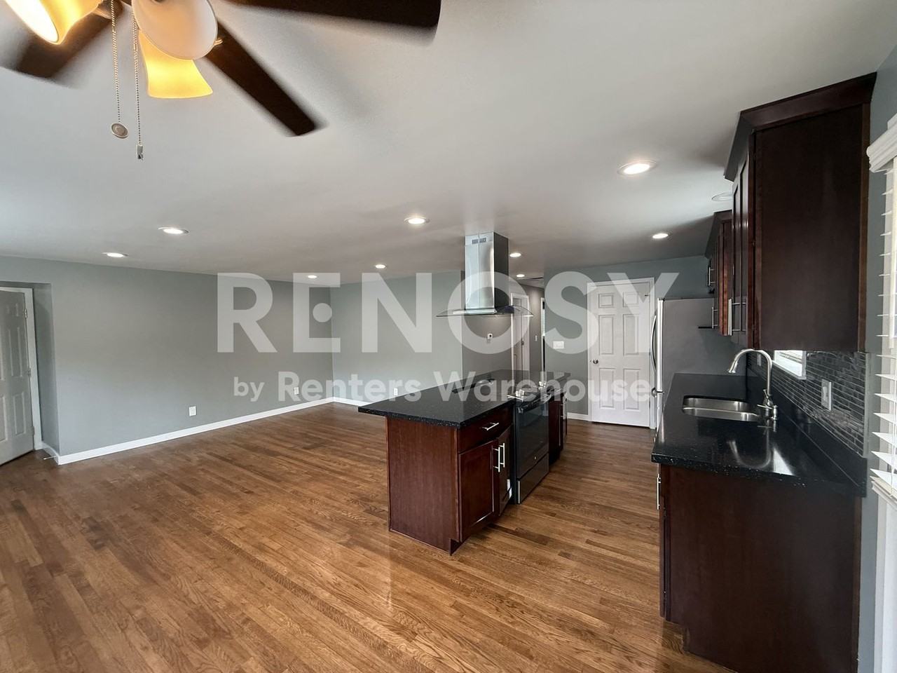 13412 Occidental Ave S - Photo 4 of 21