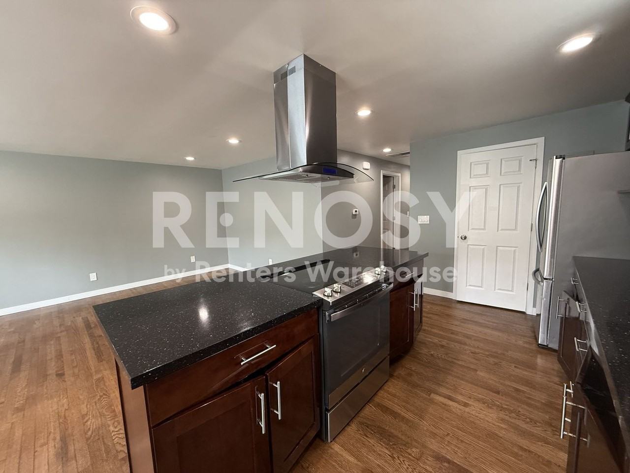13412 Occidental Ave S - Photo 5 of 21