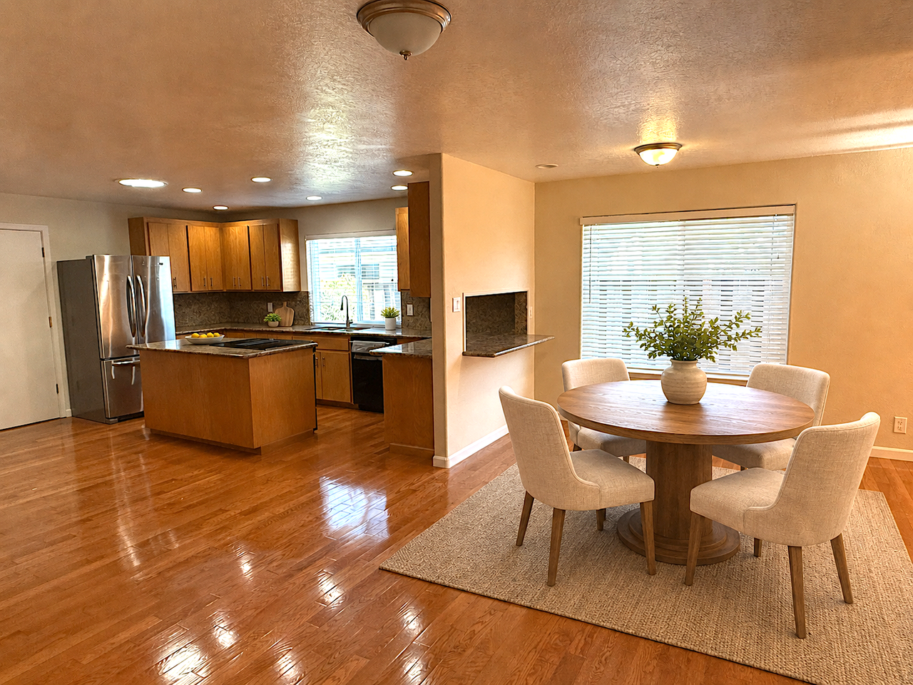 786 Eden Ave - Photo 6 of 16