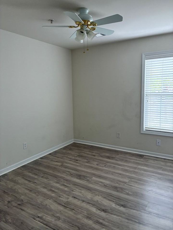 120 Veranda Way - Photo 3 of 14