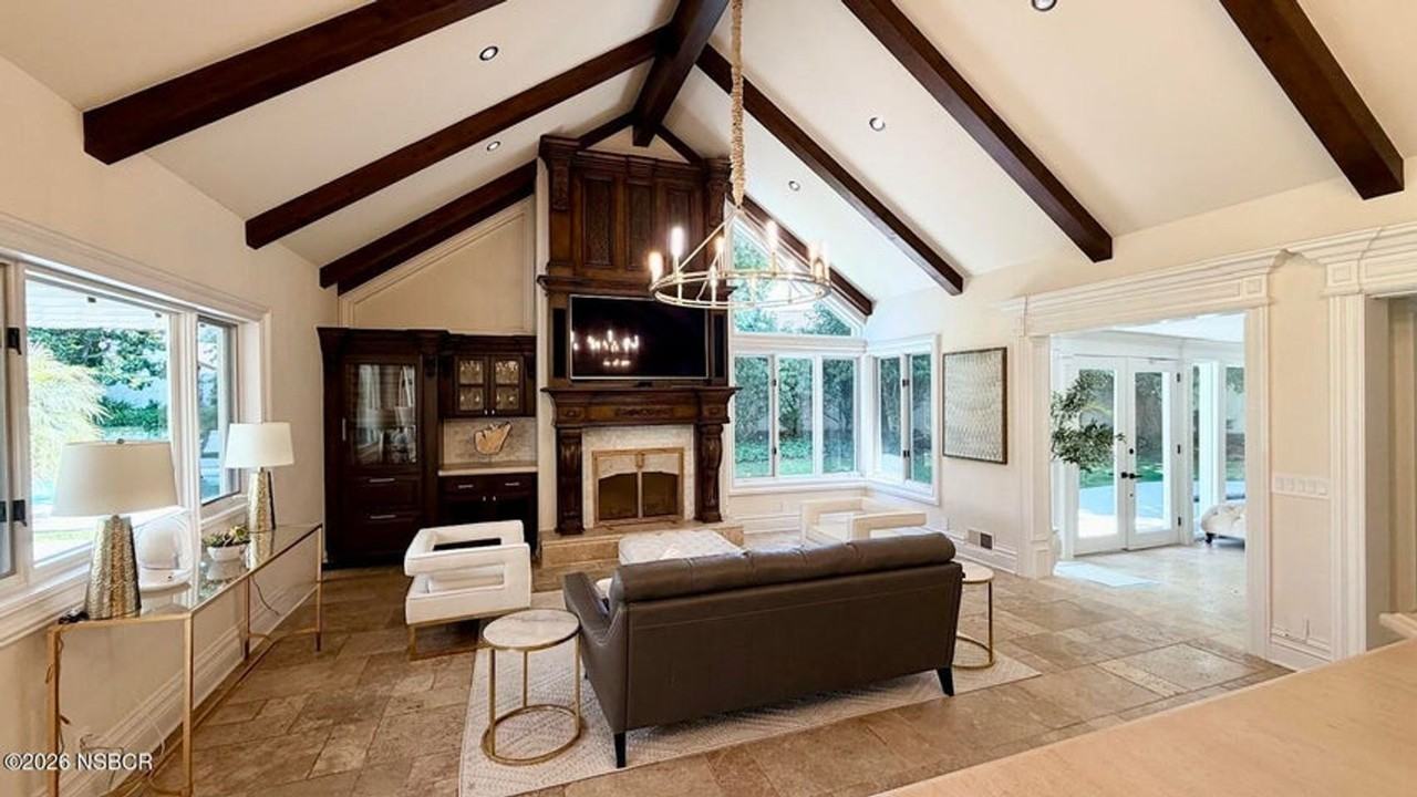 4379 Foxburrow Ct - Photo 2 of 11