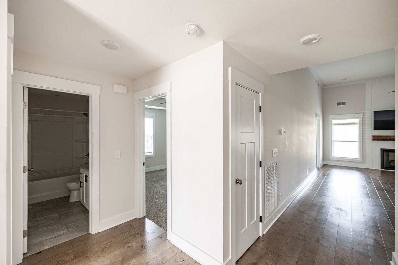 905 Frog Gip Pond Ct - Photo 6 of 33