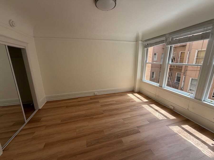 520 Geary St - Photo 2 of 3