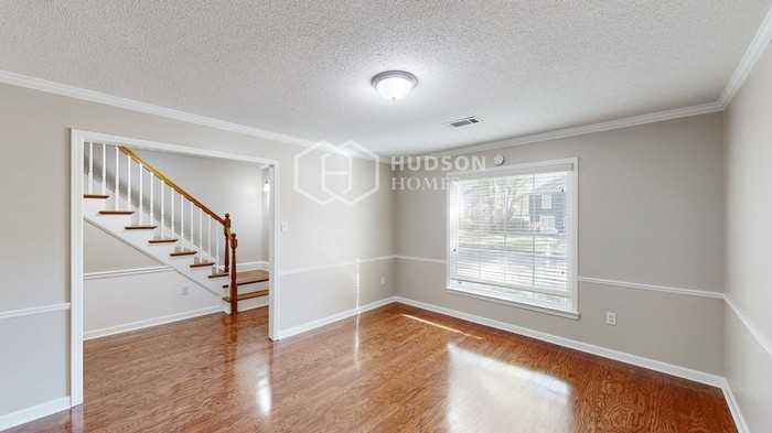 2089 Norcross Dr - Photo 4 of 40