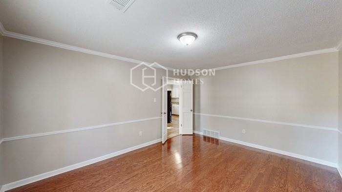 2089 Norcross Dr - Photo 5 of 40