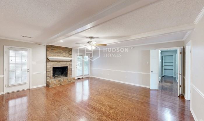 2089 Norcross Dr - Photo 7 of 40