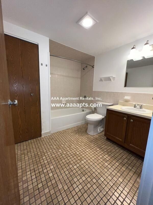 Green St #203 - Photo 4 of 4