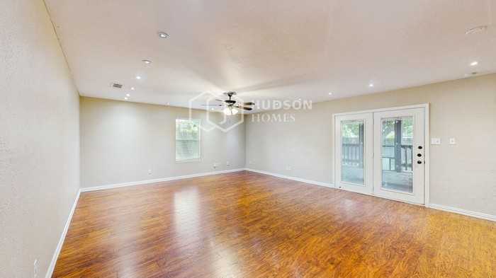 7320 Windhaven Rd - Photo 4 of 26