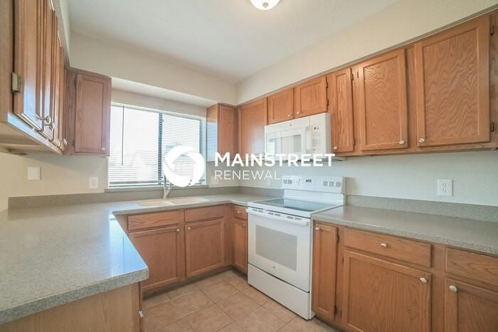 5212 N 73rd Ln - Photo 3 of 16