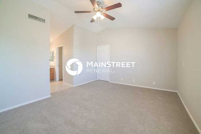 5212 N 73rd Ln - Photo 5 of 16